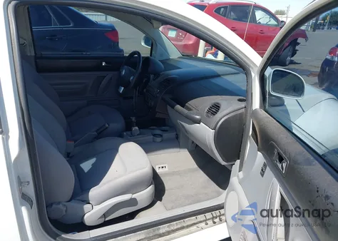 1998 Volkswagen New Beetle z USA, uszkodzony, nr VIN 3VWBB61C6WM021694